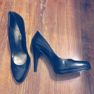 Size 9 patent leather Nine West heels